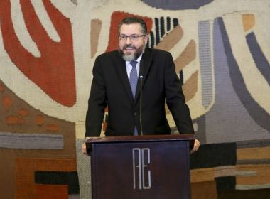 Itamaraty quer retirar Mercosul de passaporte e isentar americanos de visto no Brasil