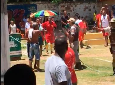 Tumulto com PMs durante partida de futebol deixa um morto e um ferido em Lauro; assista