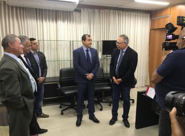 Anderson Muniz é empossado após renúncia de Pastor Sargento Isidório