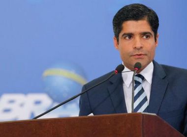 ACM Neto viaja para Brasília para acompanhar eleições da Câmara e do Senado
