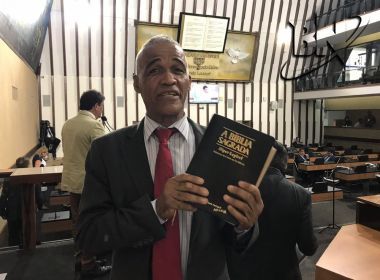 IsidÃ³rio leva para BrasÃ­lia projeto que declara BÃ­blia patrimÃ´nio cultural