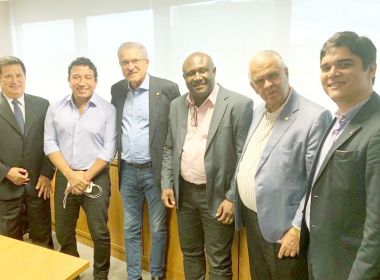 Irmão Lázaro deixa PSC e filia-se ao PR