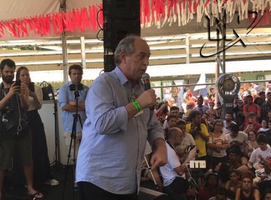 Ciro chama Lula de adversÃ¡rio e diz que petista 'conspira' dentro da cadeia