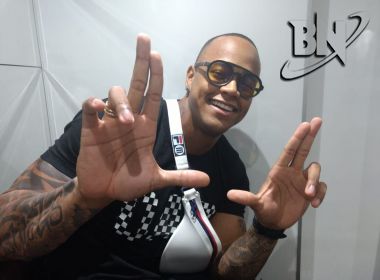 Léo Santana minimiza importância de tÃtulo de música do Carnaval: 'Povo cantar é um prêmio'