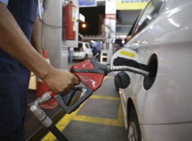 Preço da gasolina sobe pela 4ª semana e acumula alta de 3,5% em um mês