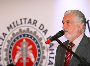 Wagner critica Bolsonaro após presidente defender comemoração ao golpe de 64