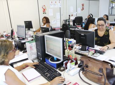 Governo ignora vencimento e diz que servidores não recebem menos mínimo na BA