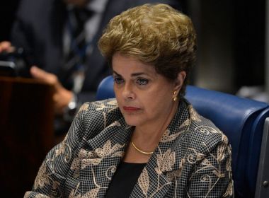 Presa na ditadura, Dilma Rousseff ressalta que 'não há nada a comemorar neste dia'