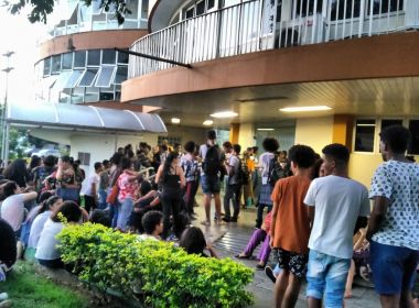 Em protesto, professores da Uneb ocupam reitoria da universidade em Salvador