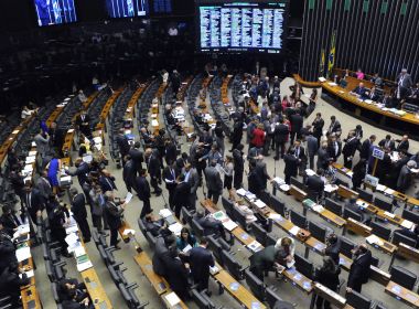 Partidos de centro e direita discutem expor saída do sistema de capitalização da reforma