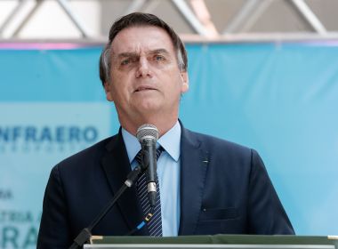 Bolsonaro dá passaporte diplomático a Edir Macedo e esposa do bispo
