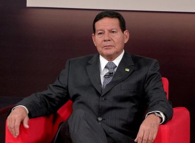 Marco Feliciano entra com pedido de impeachment contra Hamilton Mourão