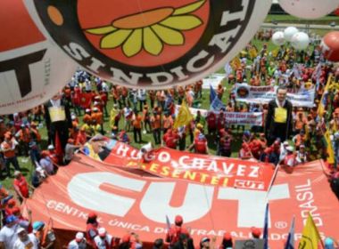 Contra reforma da Previdência, centrais sindicais marcam data para greve geral