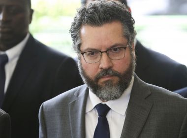 Demissão de aliada de Ernesto Araújo surpreende Apex, diz coluna