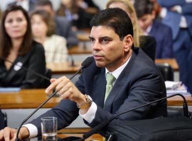 Cajado é cotado para substituir Major Vitor Hugo na liderança do governo na Câmara