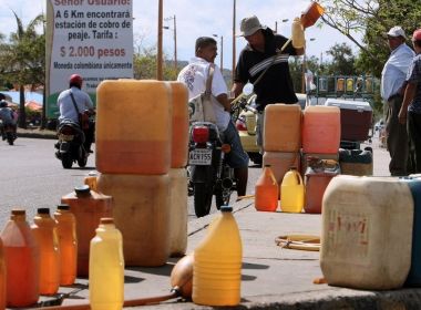 Venezuela: PreÃ§o de um ovo equivale ao de 93,3 milhÃµes de litros de gasolina