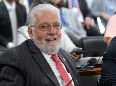 Wagner descarta apoiar eventual pedido de impeachment de Bolsonaro