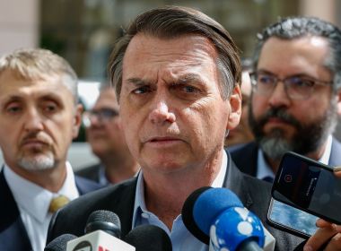 Bolsonaro acha que 'deveria ser elogiado' sobre fim de multa por ausência de cadeirinha