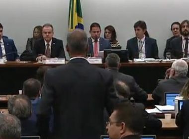 Comissão dá início à reunião para leitura do parecer da reforma da Previdência