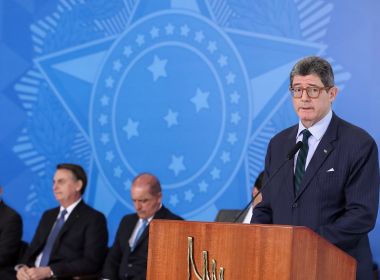 Fritar aliados vira rotina e cria instabilidade desnecessária para governo Bolsonaro
