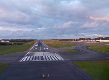 Pista principal do Aeroporto de Salvador retoma operação de pousos e decolagens