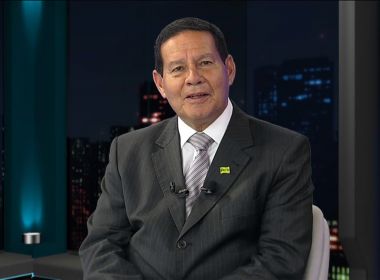 Governo foi eleito com pauta de apoio à posse de armas, diz Mourão
