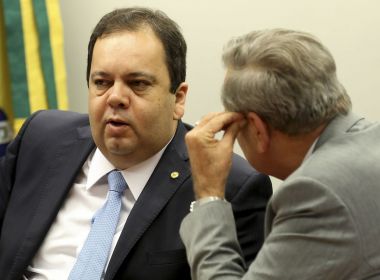 'Se a oposição discorda, qual é a alternativa de reforma da Previdência?', diz Elmar