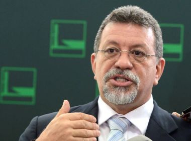 Após crítica de Elmar Nascimento, Florence propõe cobrar impostos dos mais ricos 