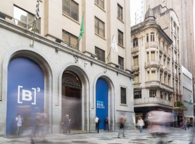 Bovespa fecha em alta e renova patamar recorde