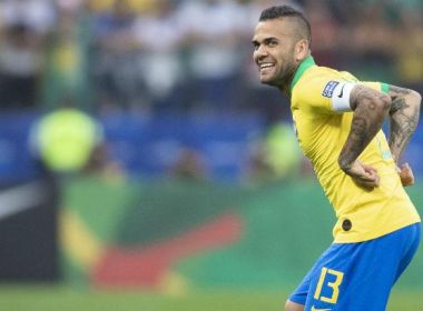 AL-BA: Deputado quer marcar entrega de honraria para Daniel Alves em dezembro