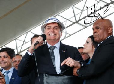 'Lamentamos que o governador não está aqui', diz Bolsonaro em Conquista