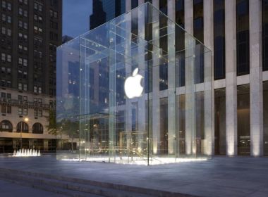 Apple dá recompensa de US$ 1 mi para pesquisadores que conseguirem hackear o iPhone