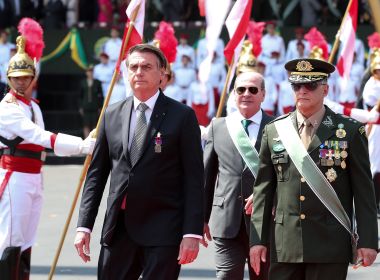 Bolsonaro assina decreto que permite emprego das Forças Armadas na Amazônia