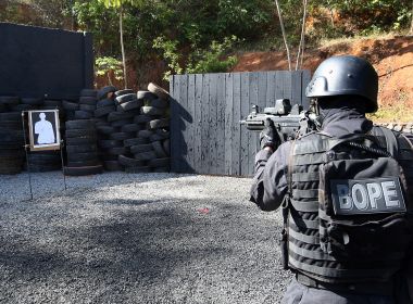 Policial militar da Bahia dispara no mínimo 100 tiros por ano em treino, diz comandante