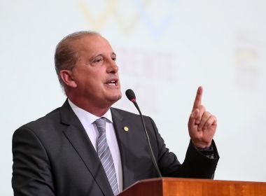 Onyx Lorenzoni leva pastor de sua igreja em avião da FAB