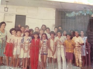 De gerações distintas nas salas de aula, mãe e filha relatam amor e respeito pelo aprendizado