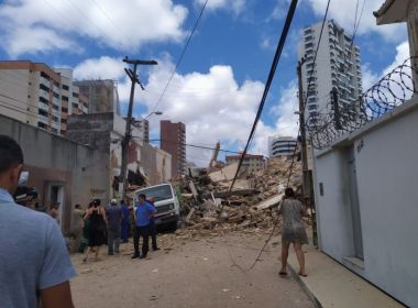 Prédio residencial desaba em área nobre de Fortaleza e deixa ao menos um morto