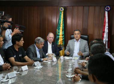 Em reunião com prefeitos, Rui cobra medidas do governo federal contra manchas de óleo