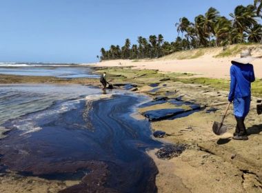 Interpol investigará origem de óleo que atinge litoral do Nordeste 