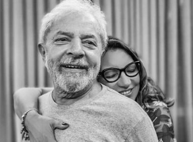 Namorada de Lula posta foto e comemora companhia: 'De volta pro meu aconchego'