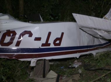 Avião de pequeno porte cai e deixa 3 mortos no Paraná