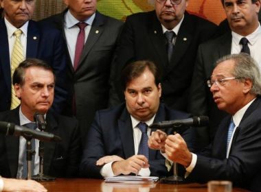 Bolsonaro disse que vai pedir a Guedes para 'pagar' deputados, afirma jornal