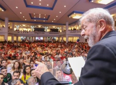 A fim de evitar 'guerra civil', deputado pede prisão de Lula após discurso contra Bolsonaro