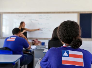 Salários de diretores e vices estaduais serão regularizados na folha de dezembro, diz SEC