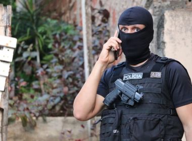 Facção criminosa que atua no tráfico de drogas e roubos a bancos é alvo de operação na Bahia