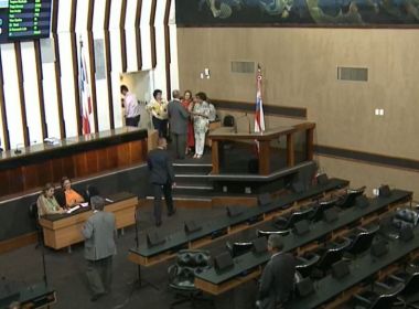 Com plenário vazio, AL-BA aprova prioridade para votar PEC da previdência de Rui Costa 