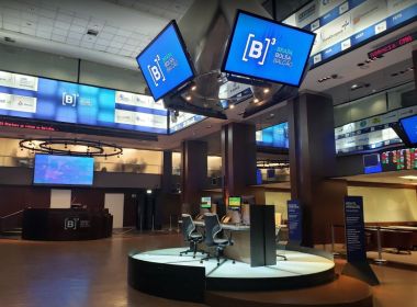 Bovespa sobe e fecha acima dos 117 mil pontos pela primeira vez