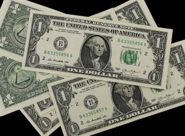 Dólar fecha em R$ 4,28 e atinge maior valor da história