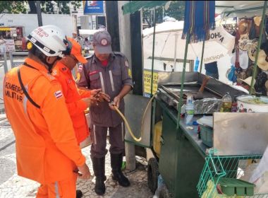Bombeiros debelam princípio de incêndio no Largo da Mariquita