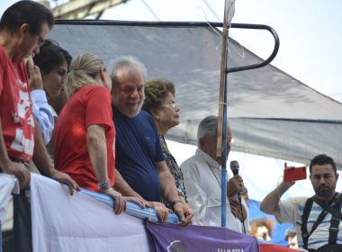 Lula é contratado como dirigente partidário e passa a receber salário do PT